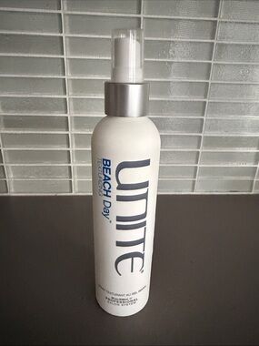UNITE Beach Day Texturizing Spray - White Bottle